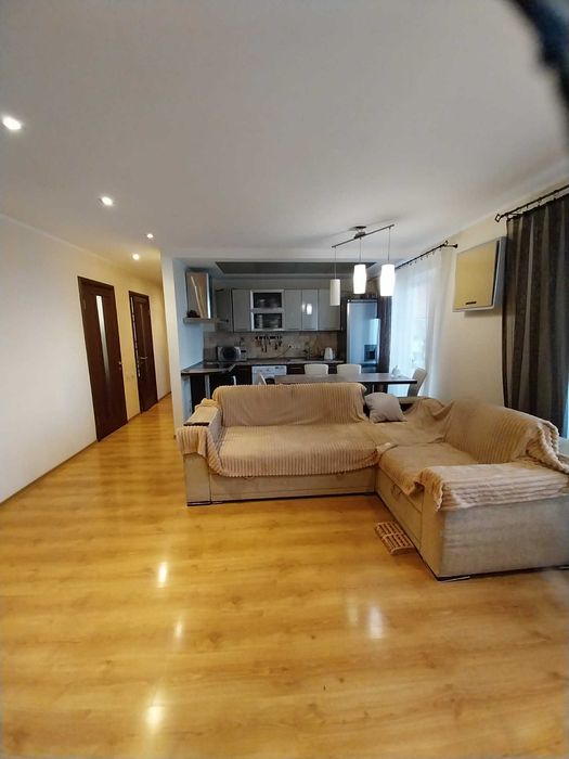 2к.квартира з великою кухнею