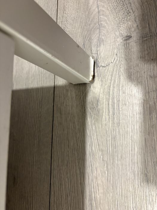 Biala komoda pojemna