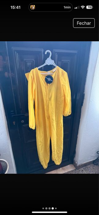 Fato de picachu novo