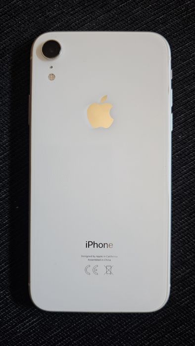 IPhone XR.  64g.