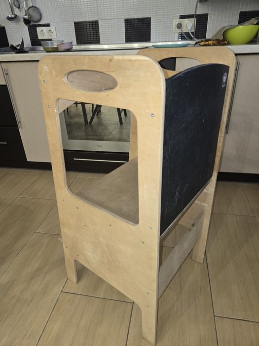 Дитяча башта-помічник Монтесорі