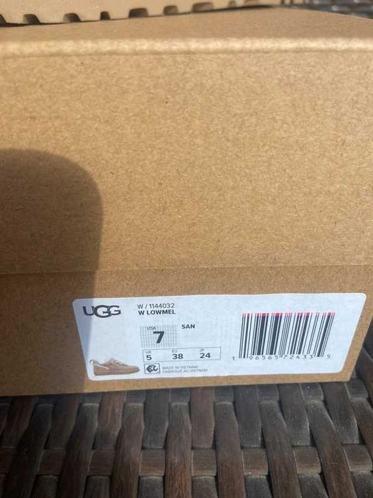 UGG Lowmel Sand r.38
