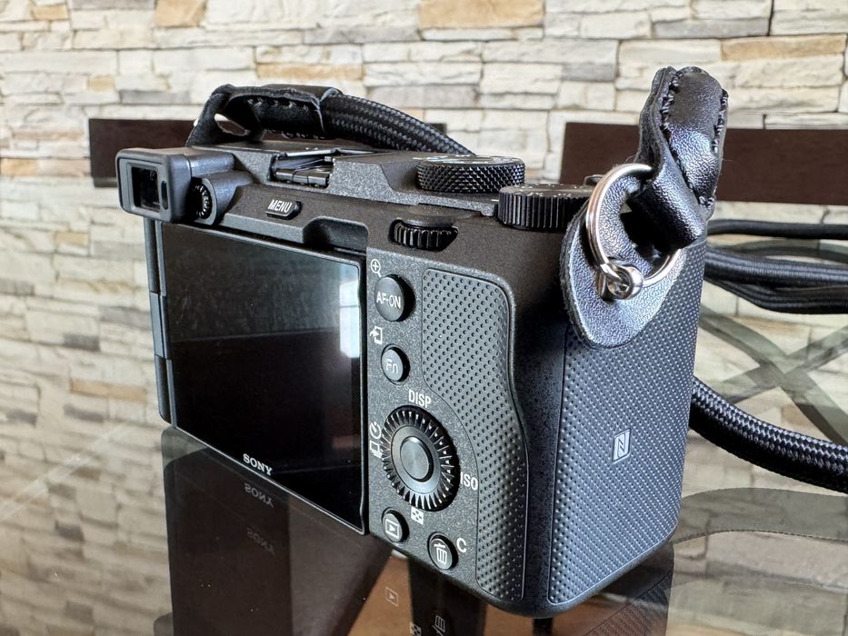 Sony a7c + 28-60mm como nova sem marcas de uso.