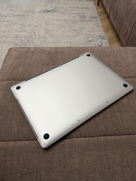 MacBook Pro 15 2018/2019 i7 2.6 | 32gb | SSD 512Gb VEGA 20 4 GB