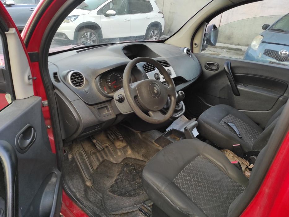 Capô Renault Kangoo