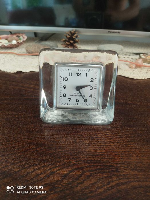 Zegar w szkle na stół biurko szafkę
