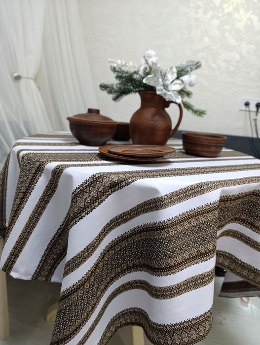 Вишиті ранери, скатертини, більше 10 кольорів опт і роздріб