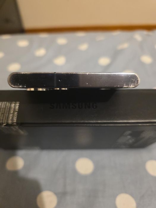Samsung Galaxy S22 Ultra 256GB / 12GB RAM + S Pen + Caixa