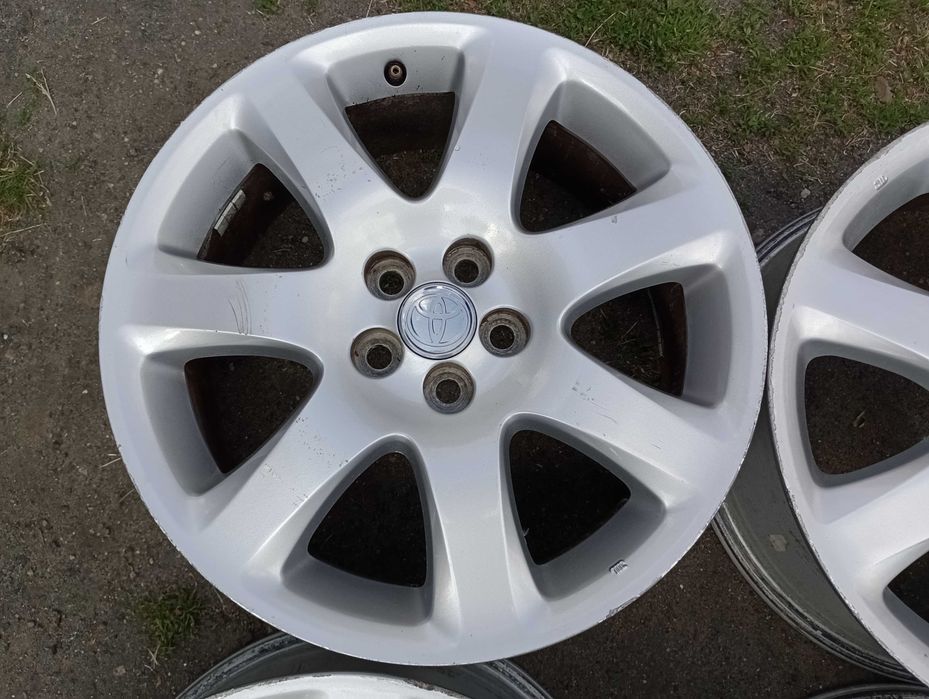 Alufelgi 17 cali 5x100 TOYOTA Avensis Corolla Verso i inne