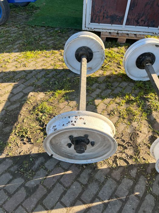 Osie z felgami do ciągnika
