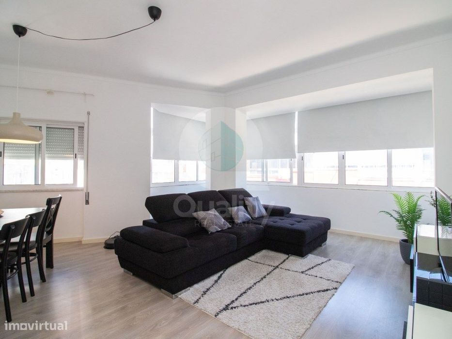 Apartamento T2 remodelado com suite no Barreiro