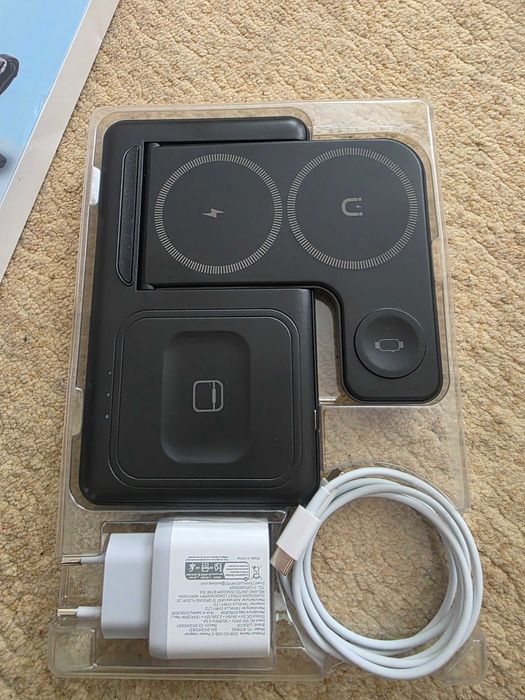 Безпровідна зарядка 3 в 1 для iphone.