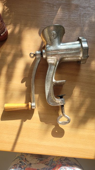 Maszynka zeliwna do mielenia