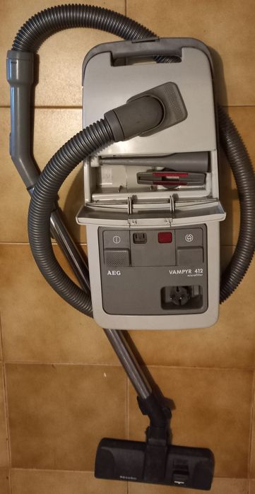 Aspirador AEG com boa aspiração