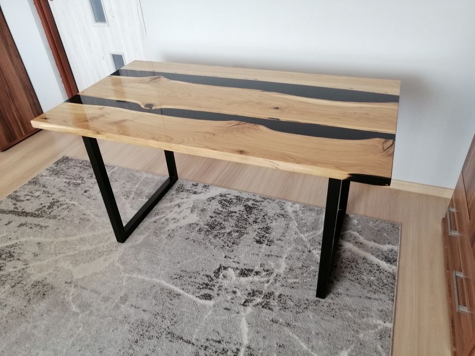 Sprzedam stół dostępny od reki