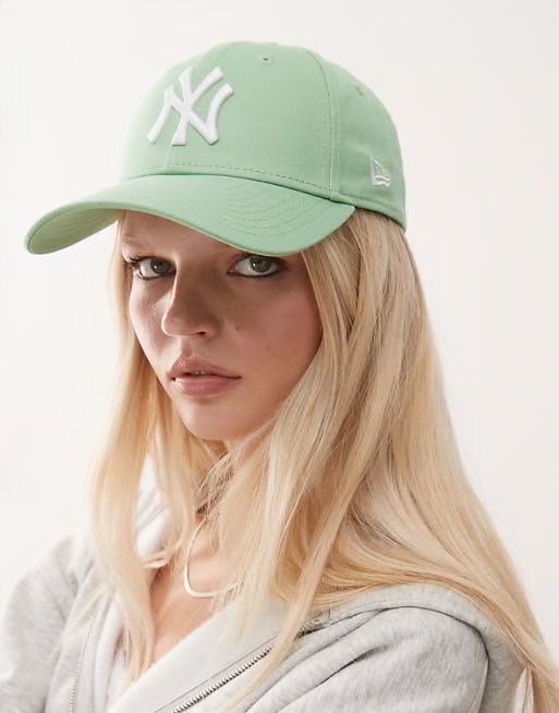 New Era League Essential 9FORTY New York Yankees м’ятна кепка жіноча