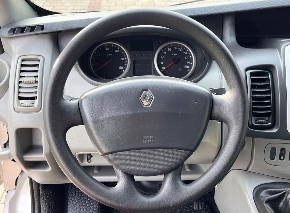 Renault Trafic 2012р 2.0 дизель пасажир 9 місць