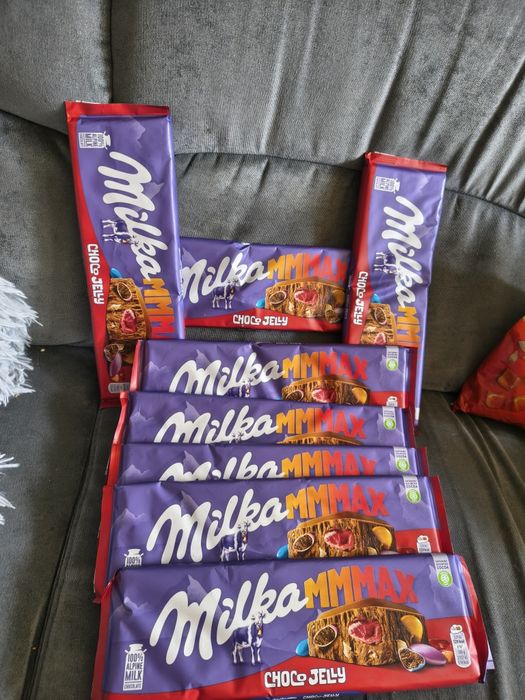Cena za 10 szt! Milka MMMAX czekolada mleczna Choco Jelly 2500 kg z cukierkami strzelającymi