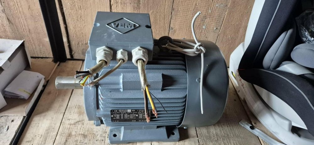 Silnik elektryczny  7.5kw vem z wlacznikem