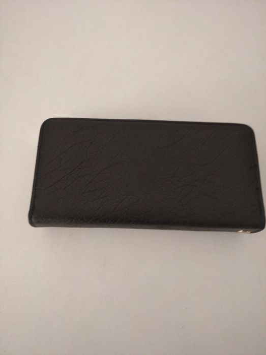 Carteira nova de cor preta