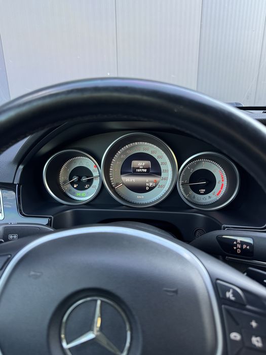 Mercedes-Benz E250 4 Matic