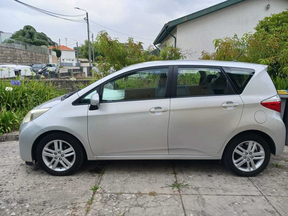 Toyota Verso-S - IMPECÁVEL
