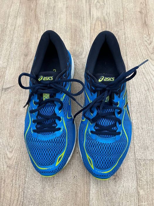 Чоловічі кросівки Asics Gel Cumulus.