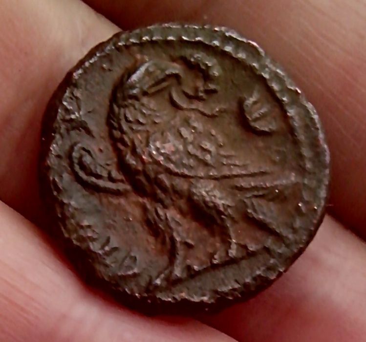 Редкая Древняя монета Рима Орел с венком конец 3 века н э бронза