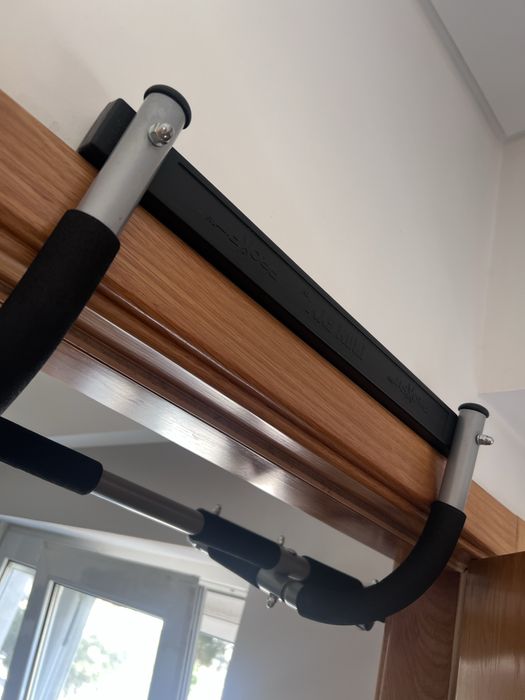 Barra fixa para porta