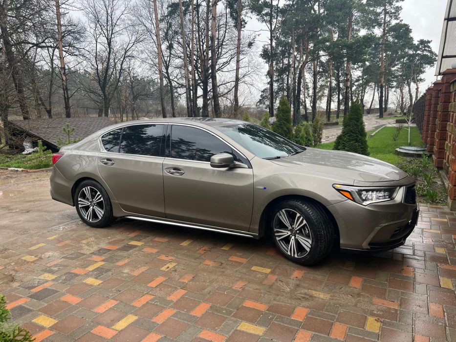 Acura RLX (2019)