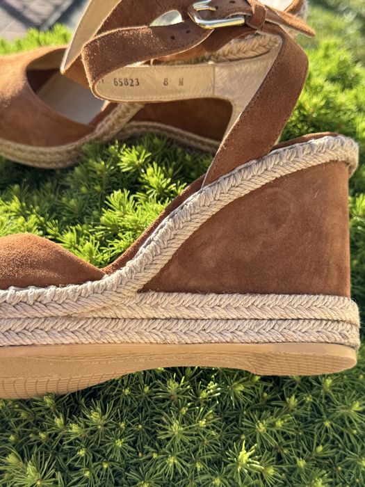 Босоніжки жіночі з натурального замшу Stuart Weitzman