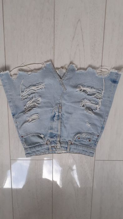 Spódnica spódniczka mini jeans jeansowa dżins dziury rozdarcia Bershka