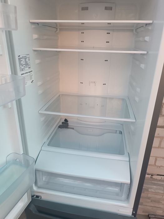 холодильник Samsung