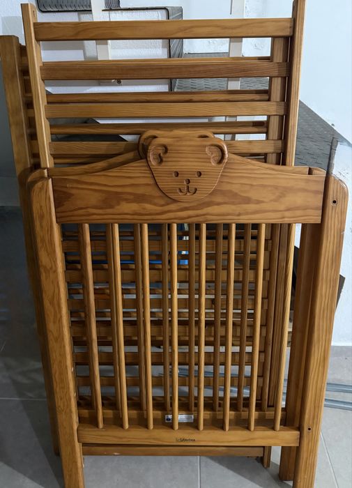 Cama de Grades / Berço de Bebé em Madeira Maciça - Marca Sobrinca (Ursinho)
