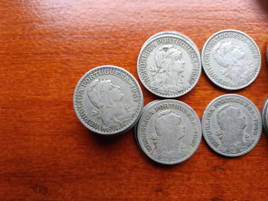 27 Moedas de 1 escudo