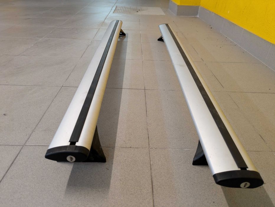 Barras Tejadilho Cruz Airo Fix + Kit para Renault Grand Scenic (2016+)