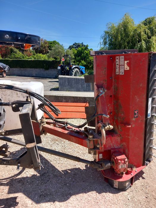 Vendo destroçador martelos hidraulico j. guimaraes