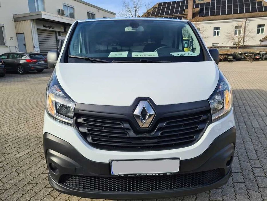 Бампер передній Renault Trafic III запчастини, разборка Рено Трафік 3