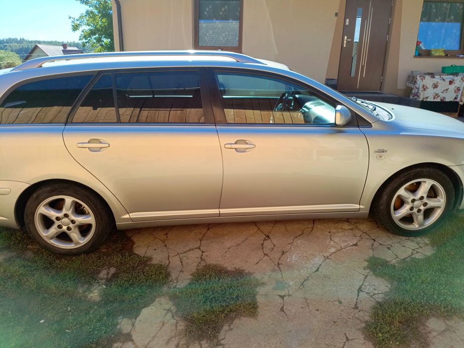 Toyota Avensis T25 2006 r.