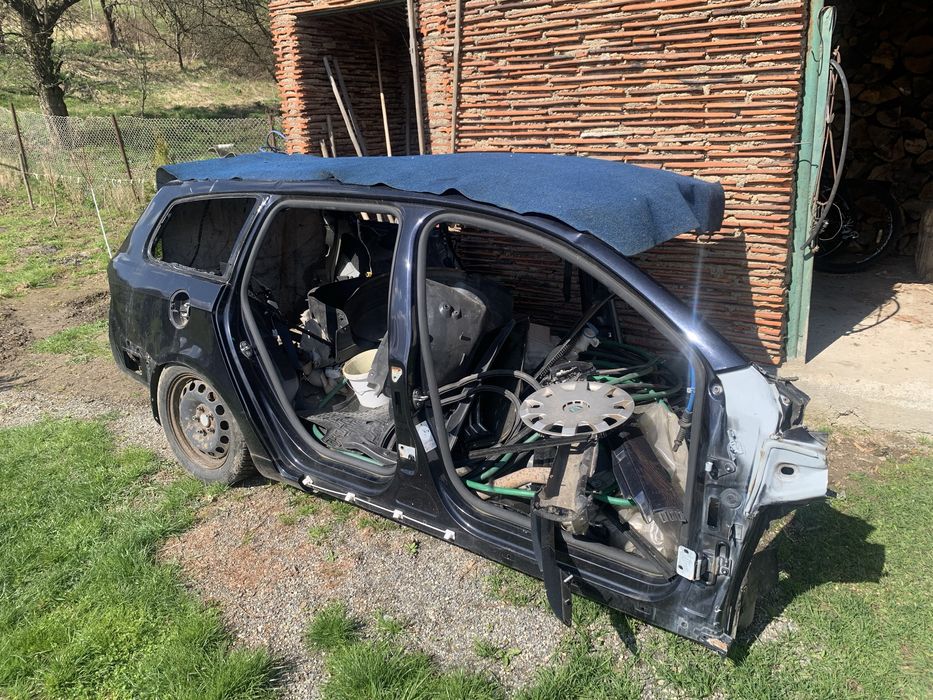 Чверть Пасат б7 2011 рік