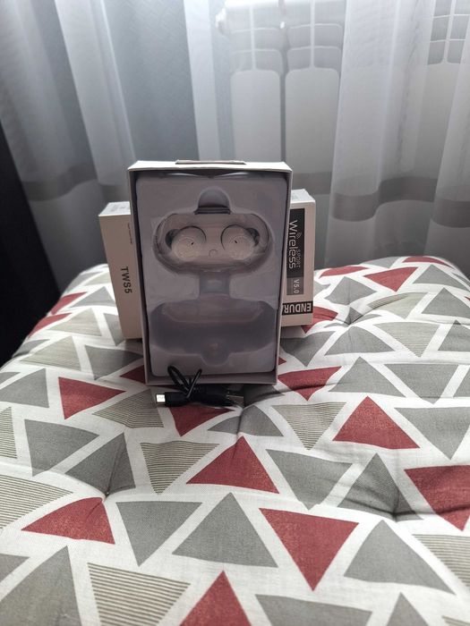 Продам навушники бездротові  150грн.