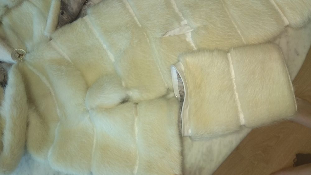 Белая шуба натуральная меховая жилетка, размер 44-48 свадебная шубка