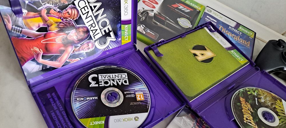 Konsola XBOX 360s + sensor kinect + 8 gier. Stan idealny