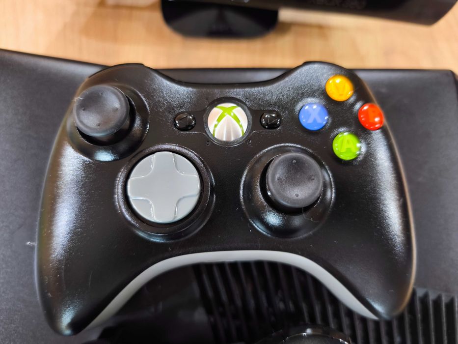 !Xbox 360 SLIM Trinity RGH ,HDD 1 TB ! +GRY+ 2xPad+ Zasilacz+ Kinect!