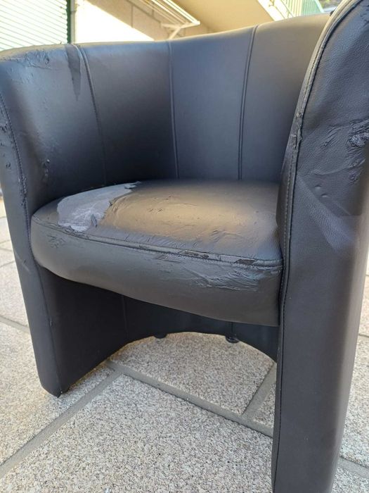 Poltronas pretas de napa