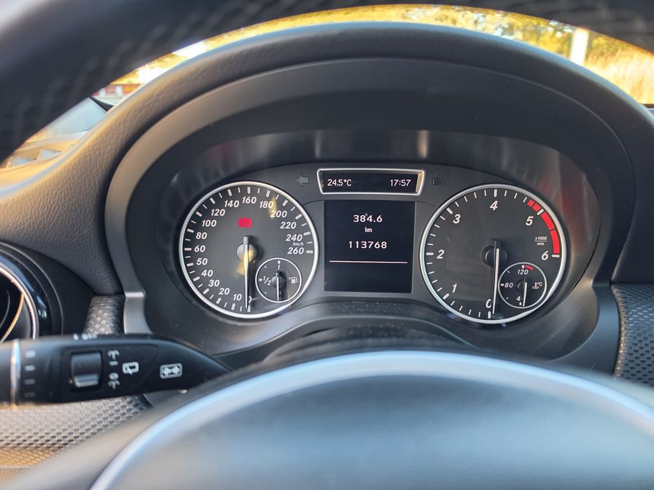 Mercedes-Benz A180