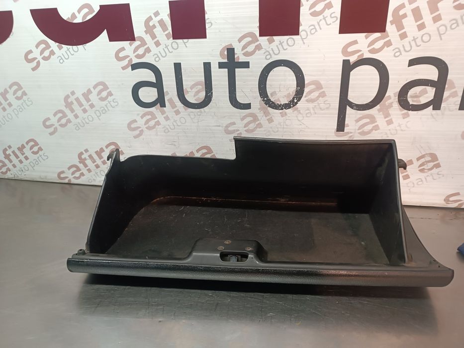 Porta Luvas MAZDA 6 Hatchback - GJ6A/GJ6R 64161