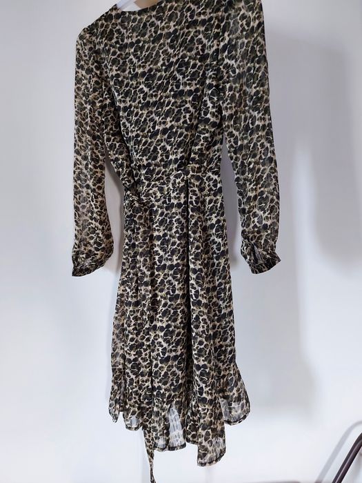 Vestido preto e caqui