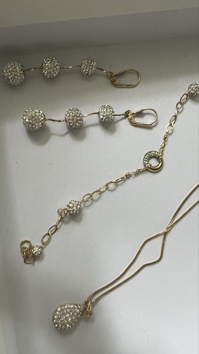 Серьги золото 585 камни Swarovski вес 6,32 длина 7 см