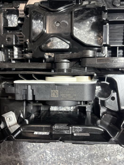 Bmw 5 g60 Ролета решітка жалюзи